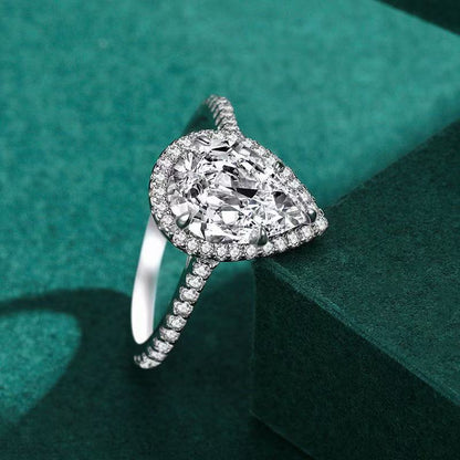 Waterdrop-shaped Moissanite Ring With A Luxurious Understated Elegance