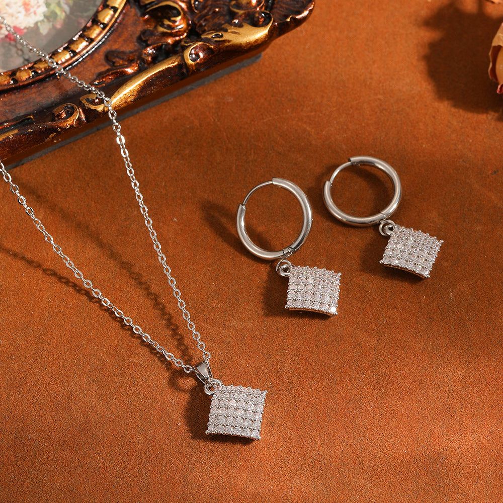 Square Sail Diamond-encrusted Necklace