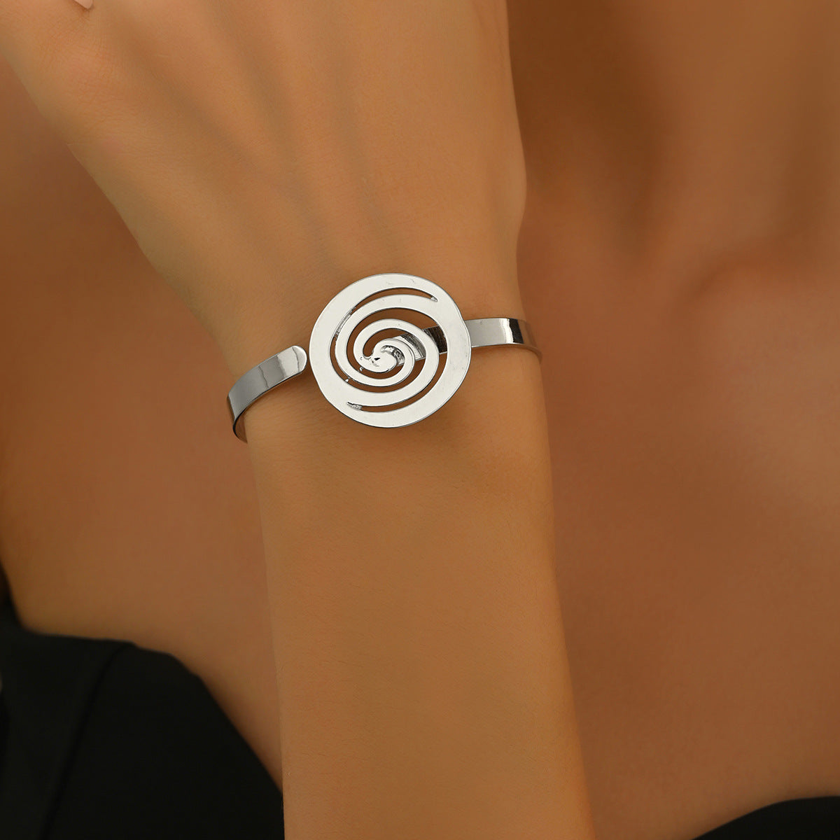 Geometric Spiral High-End Alloy Bracelet